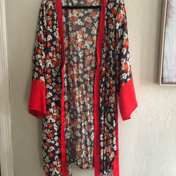 KIMONO - Picture 2 of 3